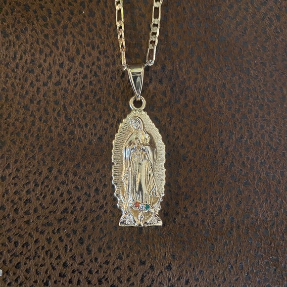 Virgen de Guadalupe gold filled plated pendant and necklace - Picture 1 of 5